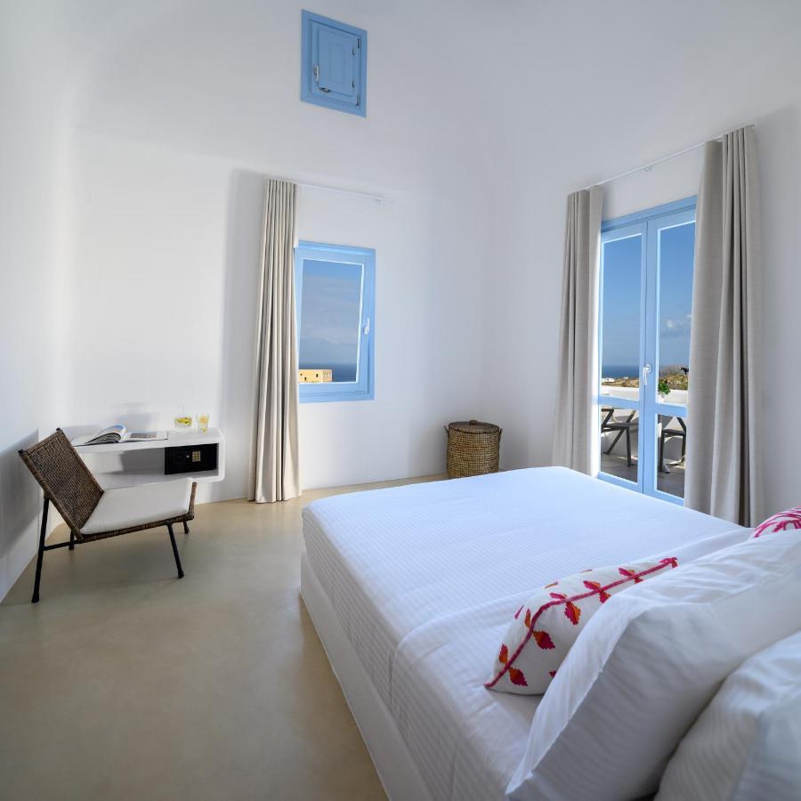 Este Luxury Suites Fira  Exterior photo