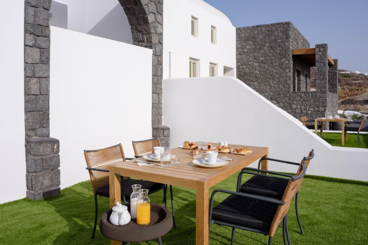 Este Luxury Suites Fira  Exterior photo